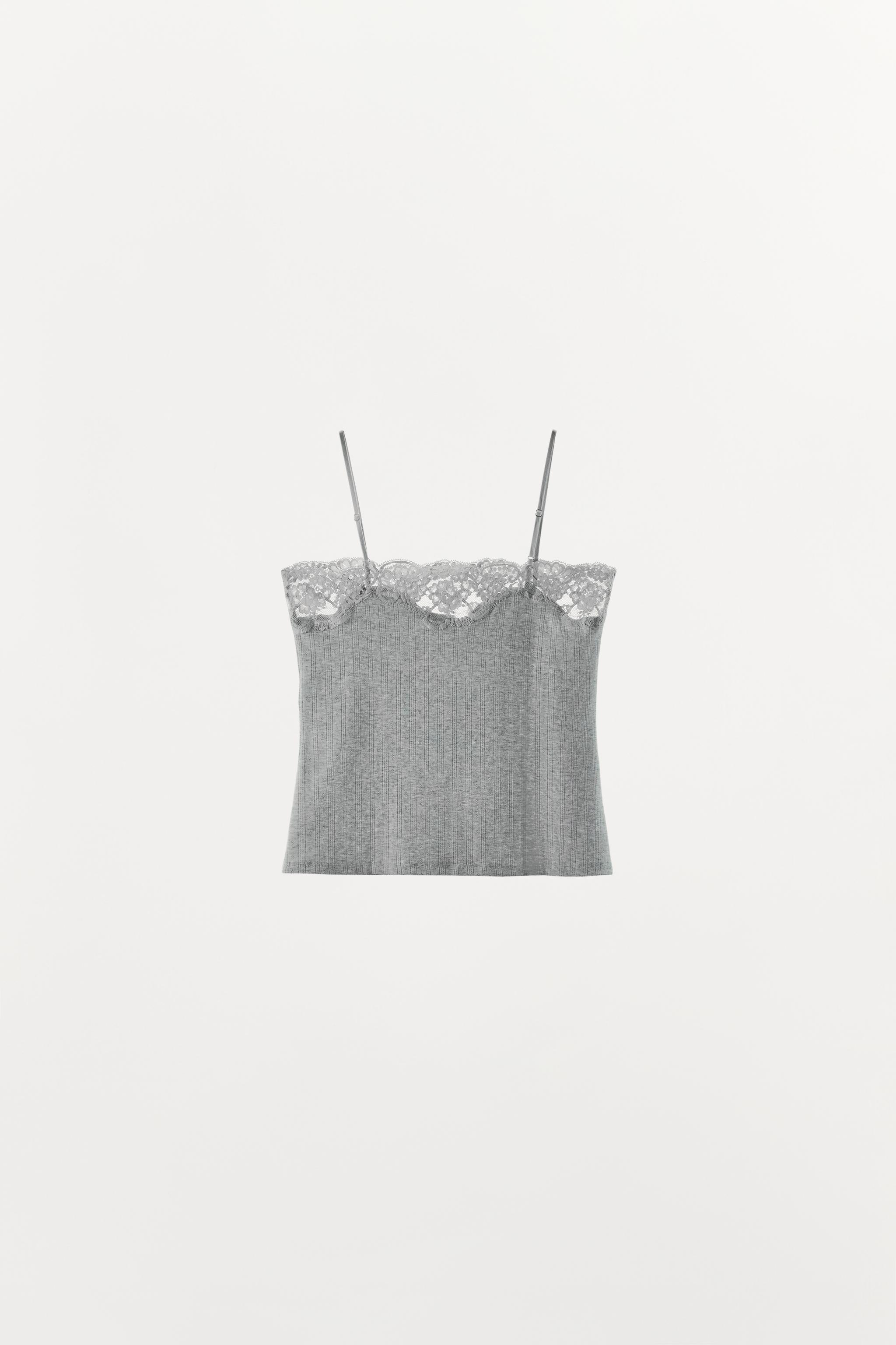 TOP EN MAILLE POINTELLE ET DENTELLE